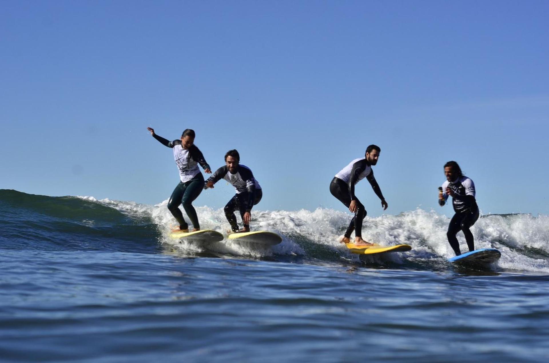 Hotel Turismo Do Seculo Estoril Exterior foto Surfers at the 2011 World Surf League