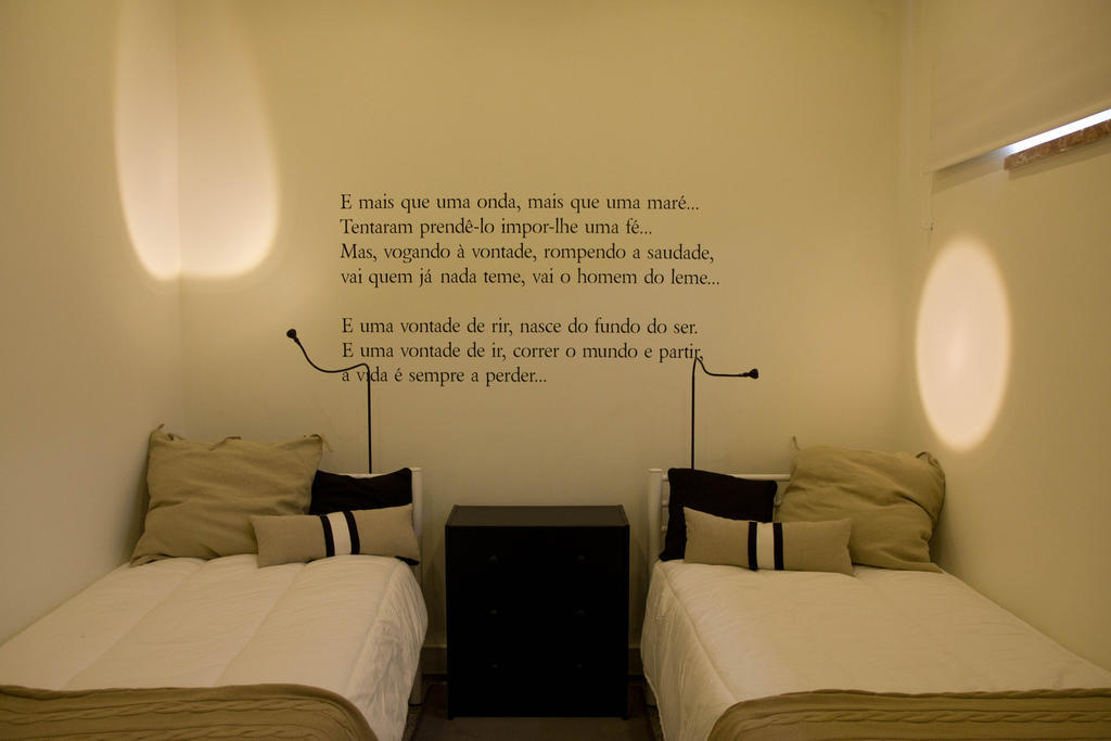 Hotel Turismo Do Seculo Estoril Zimmer foto A wall decal in a bedroom