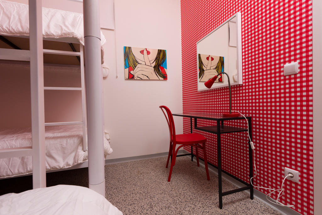 Hotel Turismo Do Seculo Estoril Zimmer foto A room at the hostel